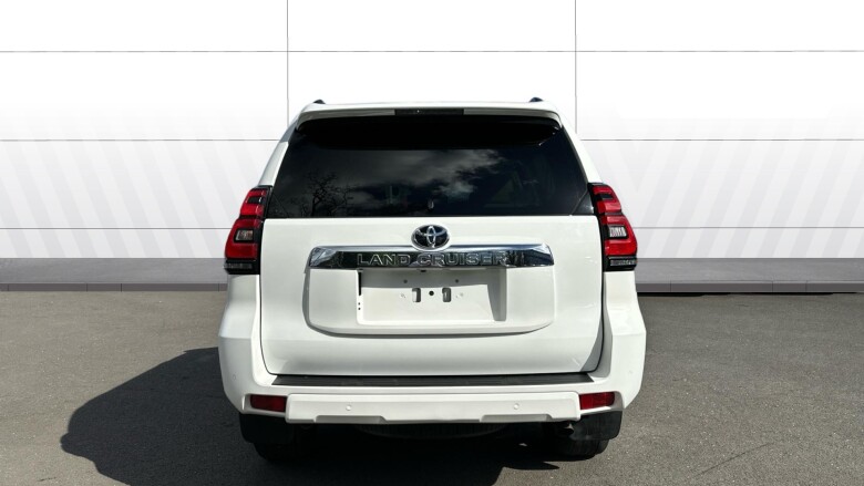 Toyota Land Cruiser 2.8 D-4D 204 Invincible 5dr Auto 7 Seats Diesel Station Wagon